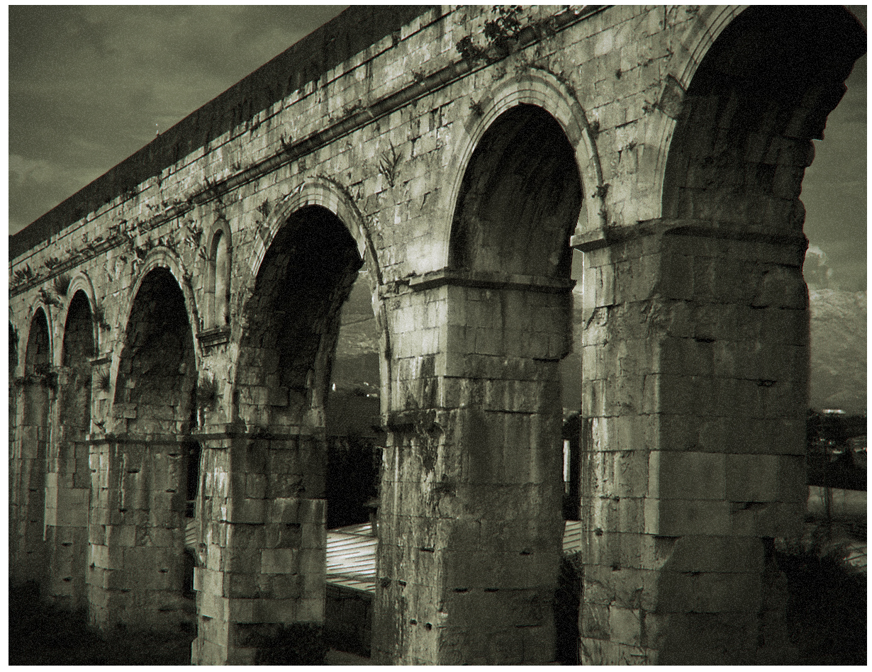 Dioklecijanov vodovod - Akvadukt by chata